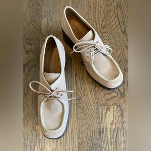 ENZO ANGIOLINI | Beige Suede tie shoes.